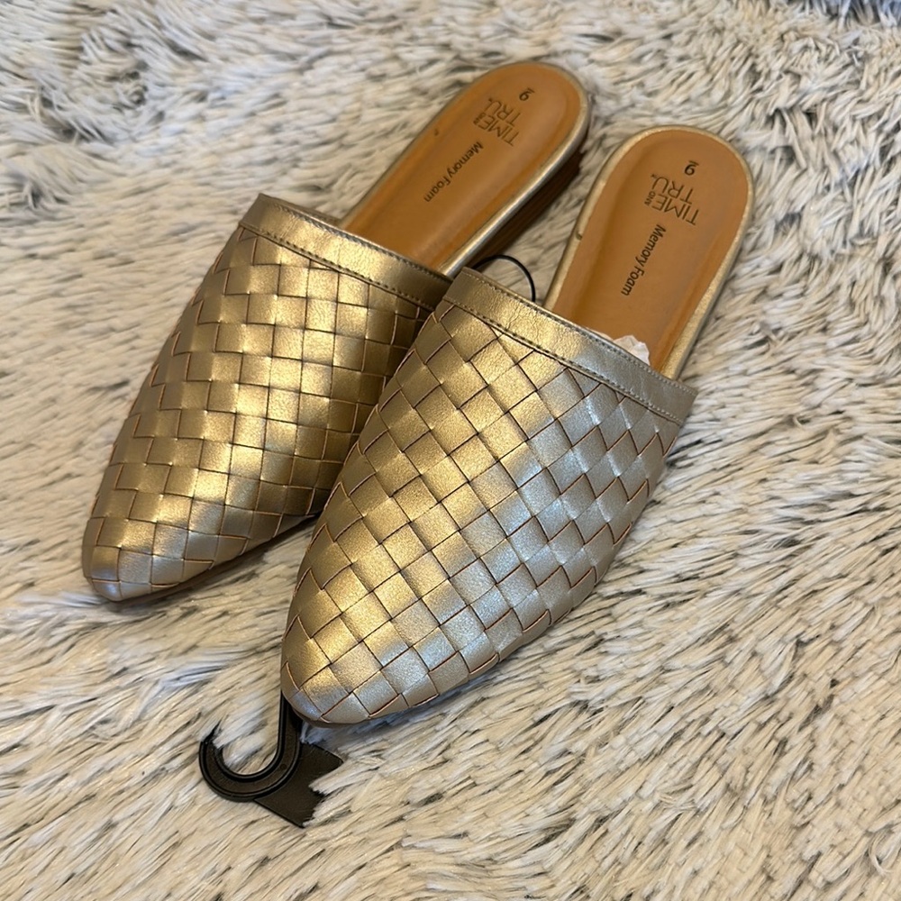 Time and Tru Gold Woven Women's Mules Slip On Shoe